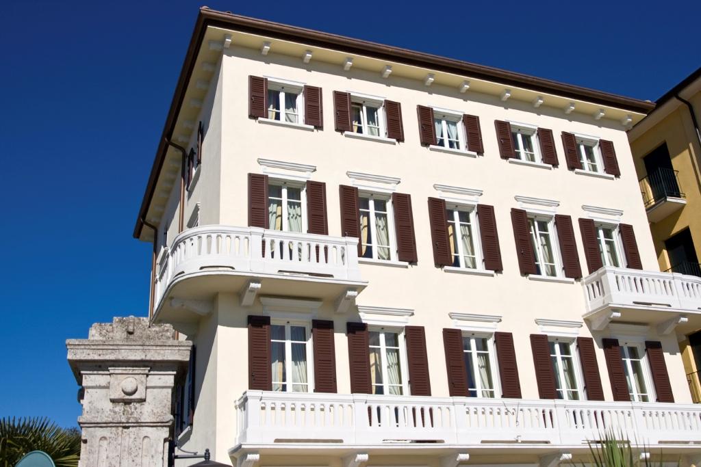 /public/uploads/sites/14/facciata_edificio_HB_Euroflex_low.jpg