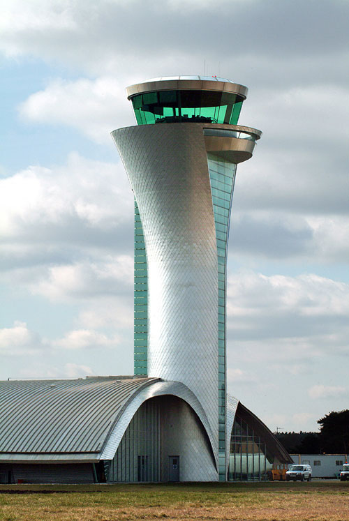 /public/uploads/sites/14/farnborough_3-2.jpg