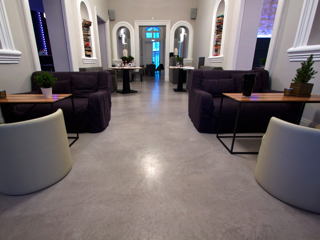 /public/uploads/sites/14/lounge_bar_cipro_microtopping.jpg